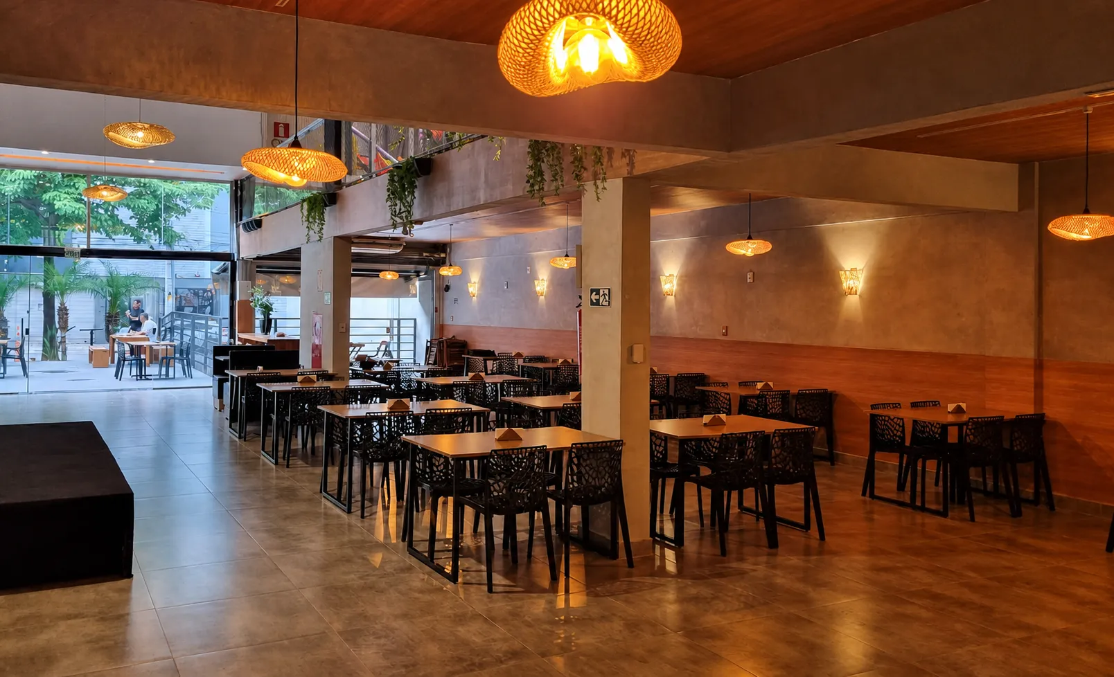 Ambiente interno do Axado GastroBar